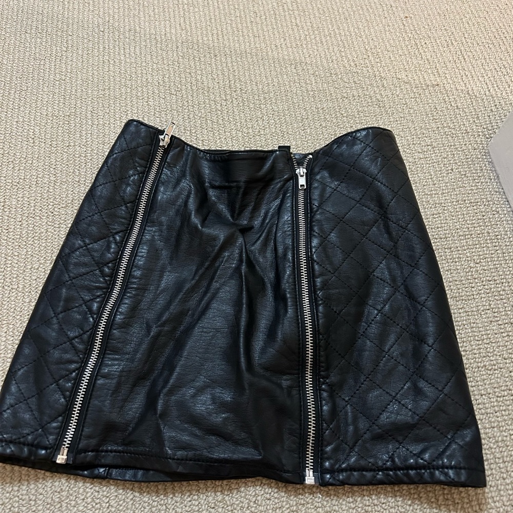 Black zipper mini skirt